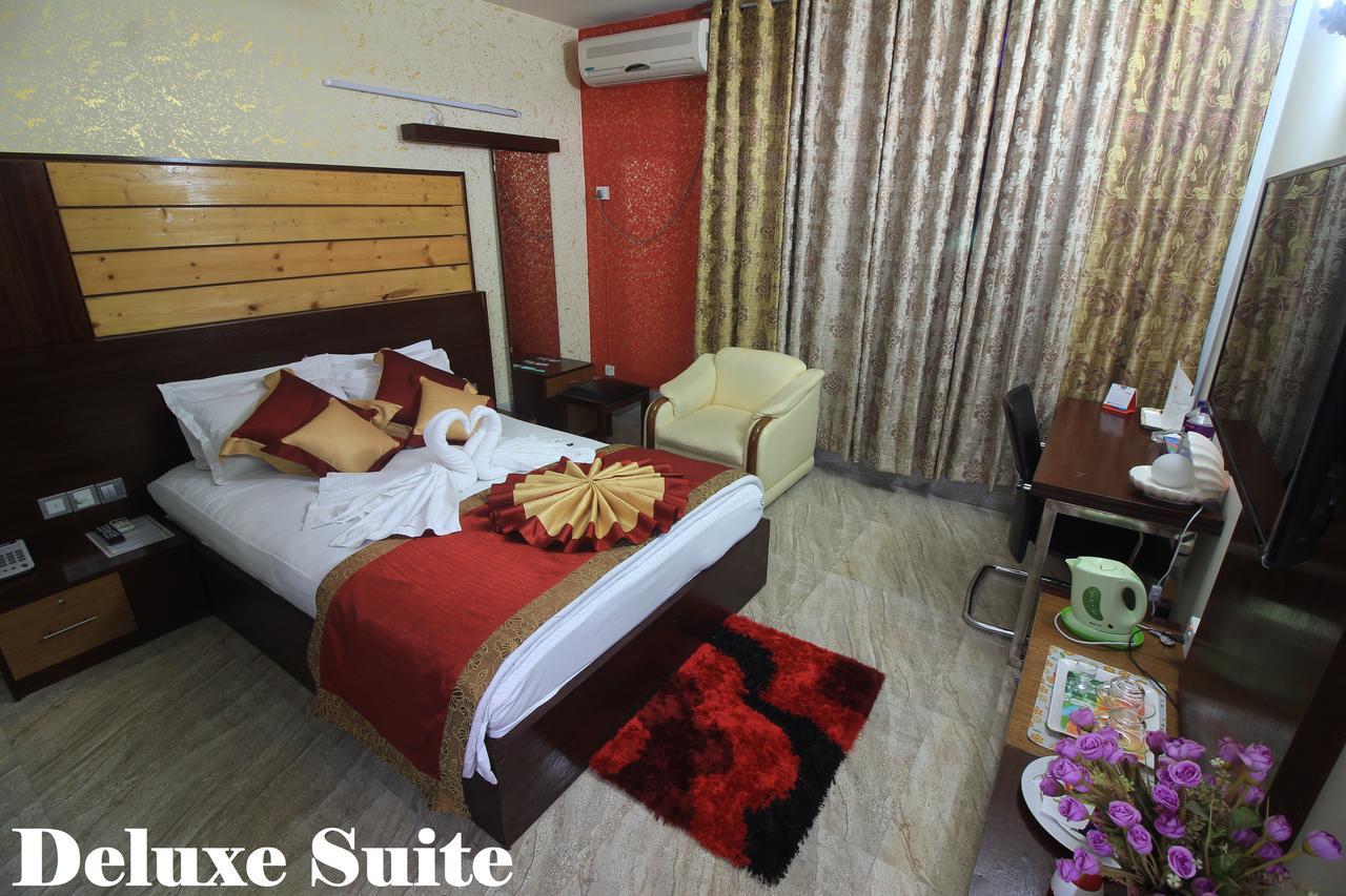 Tiger Garden Int Hotel Khulna Kültér fotó