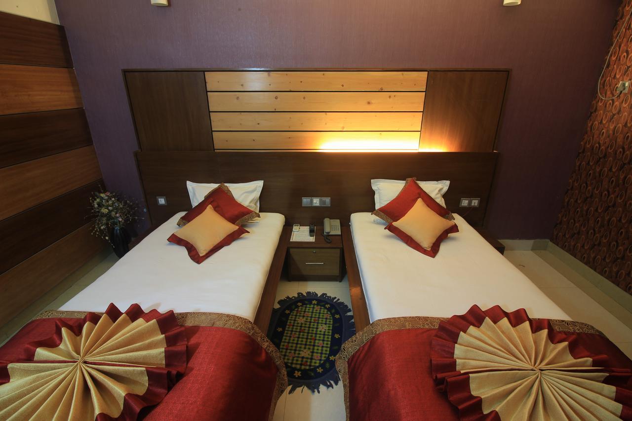 Tiger Garden Int Hotel Khulna Kültér fotó